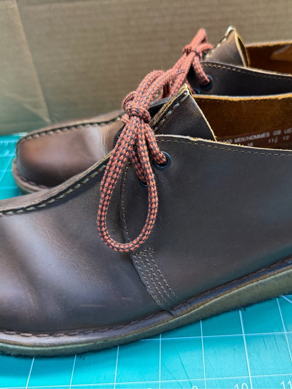 Clarks chukka  Men's Dark Brown Leather Chukka Boots with Rust Laces